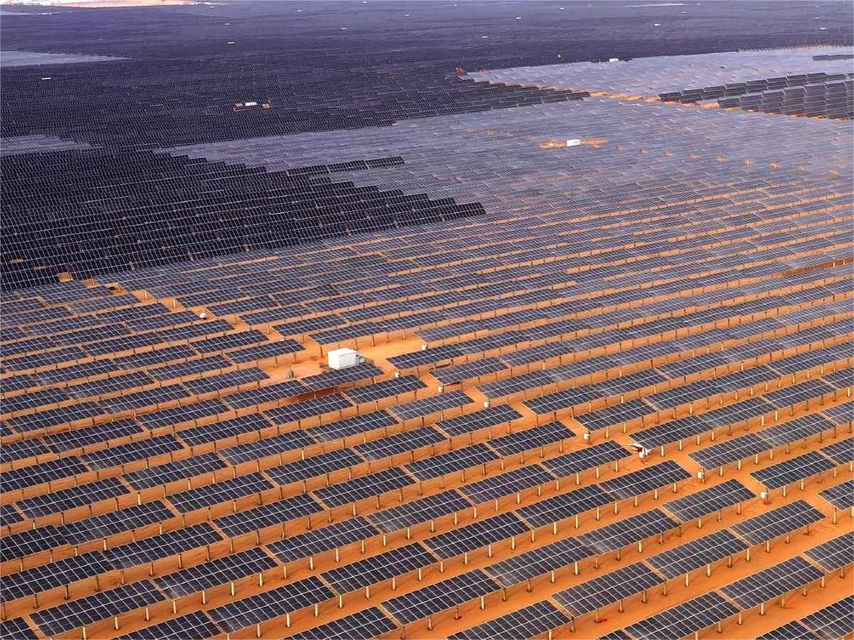 45 MW netzgekoppeltes Solarstromprojekt in einer Wüstenregion (Ningxia, China)